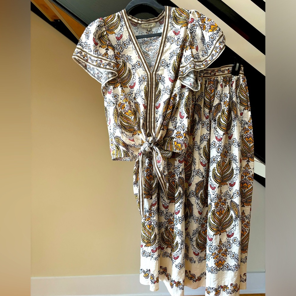 Women’s Beige/Gold 2-Piece Dress. Flutter Sleeve,Tie-Front Top, Size S
